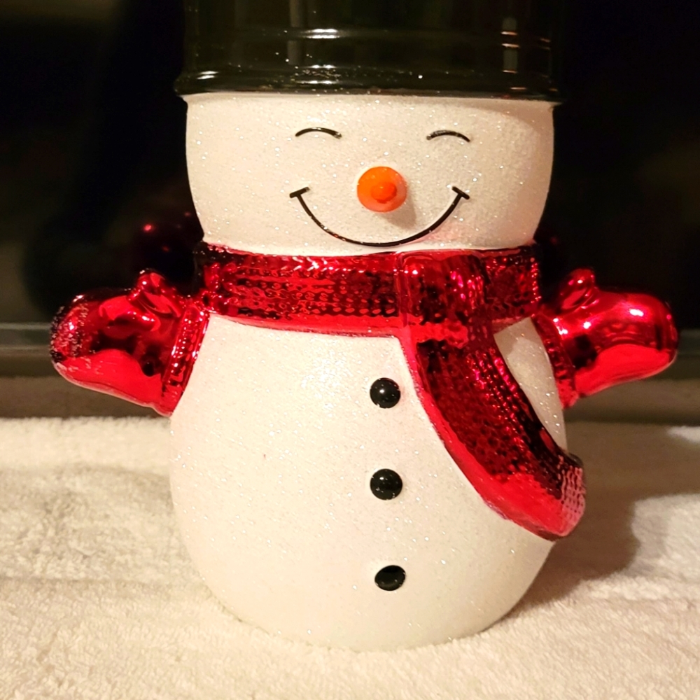 NWT Bath & Body Works Glittery Snowman 3 Wick Candle Holder
